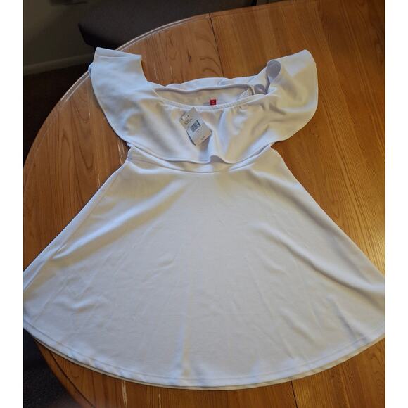 NWT GUESS Off the Shoulder Ruffle Cocktail Dress size M - Picture 3 of 8